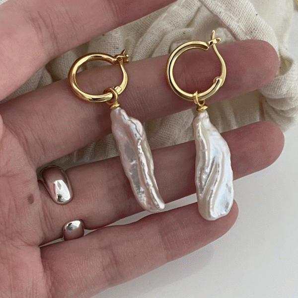 Handcrafted Freshwater Pearl Earrings - Sophisticated & Chic Gold Diamante Pearl Floral Huggie Earrings 366
