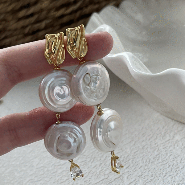French-styling Roma holiday double roung baroque pearl earrings Gold Diamante Pearl Floral Huggie Earrings 540