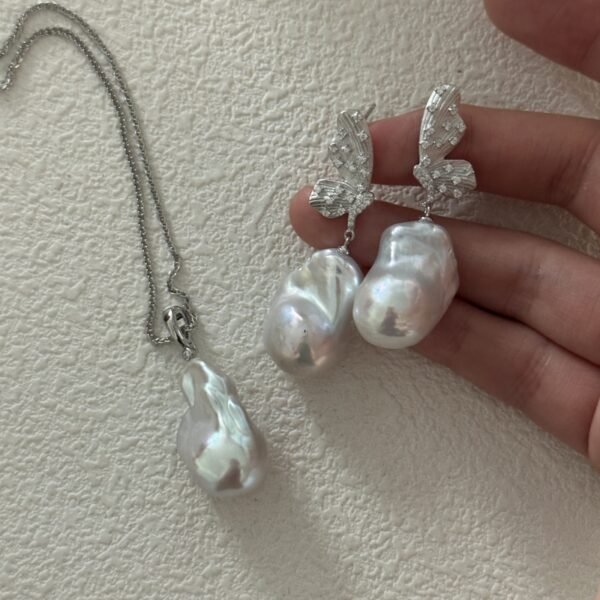 Gold Diamante Pearl Floral Huggie Earrings 589