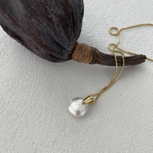 Natural pearl - round button shape, good luck and health White Freshwater Cultured Keshi Pearl Lilian Necklace for Women 614