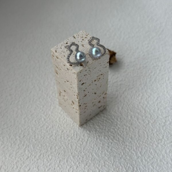 Gold Diamante Pearl Floral Huggie Earrings 718
